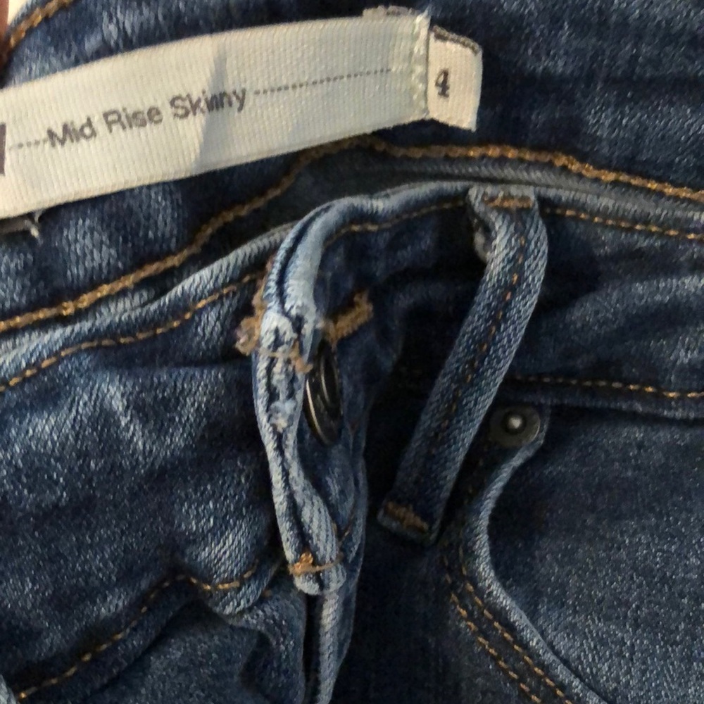 Levi’s Skinny Jeans Size 4 👖 - Picture 4 of 10